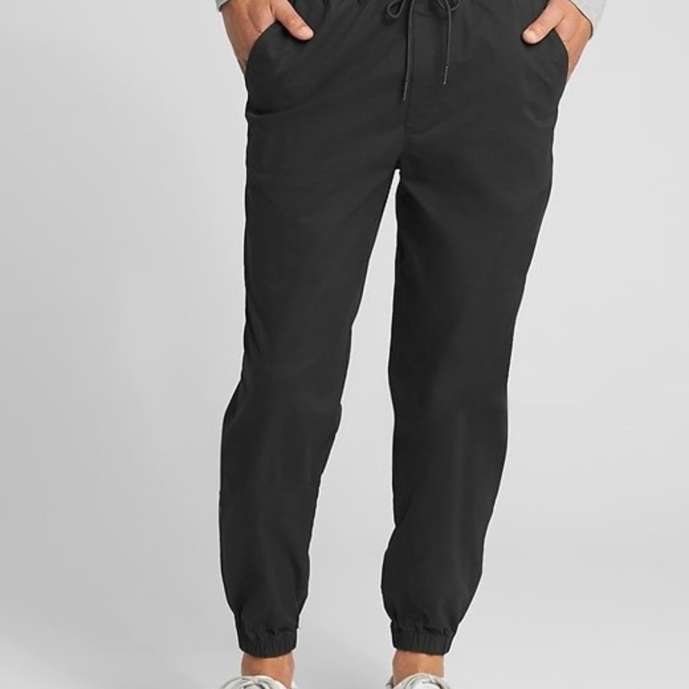 NWT Gap Men's Twill Joggers Black